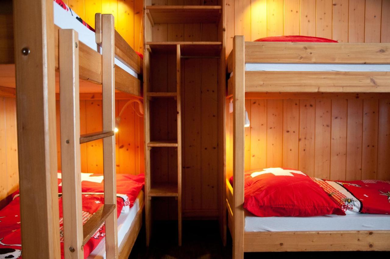 Valley Hostel Лаутербрунен Екстериор снимка