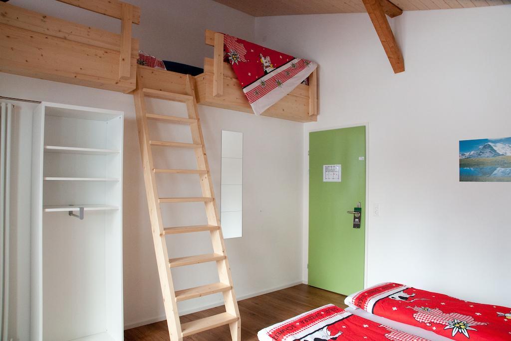 Valley Hostel Лаутербрунен Стая снимка