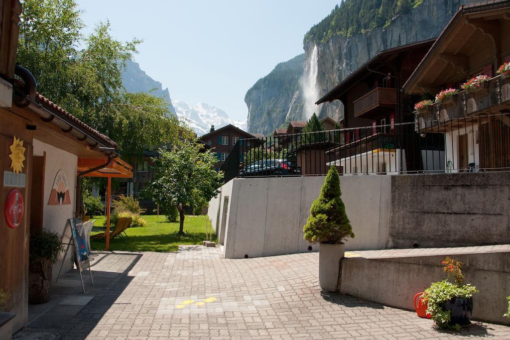Valley Hostel Лаутербрунен Екстериор снимка