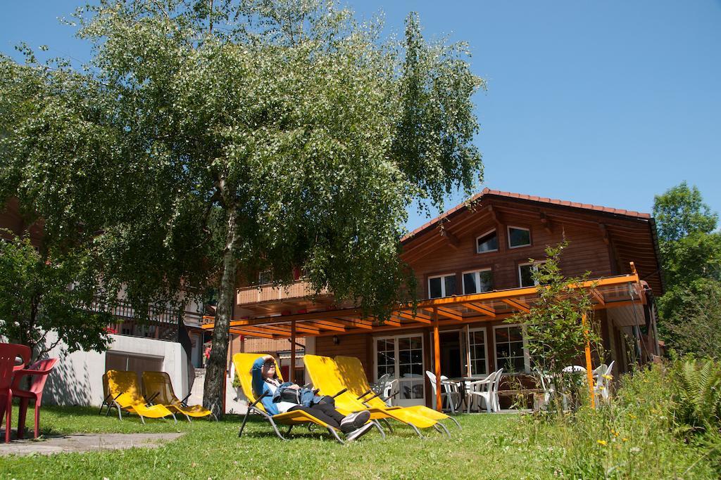 Valley Hostel Лаутербрунен Екстериор снимка