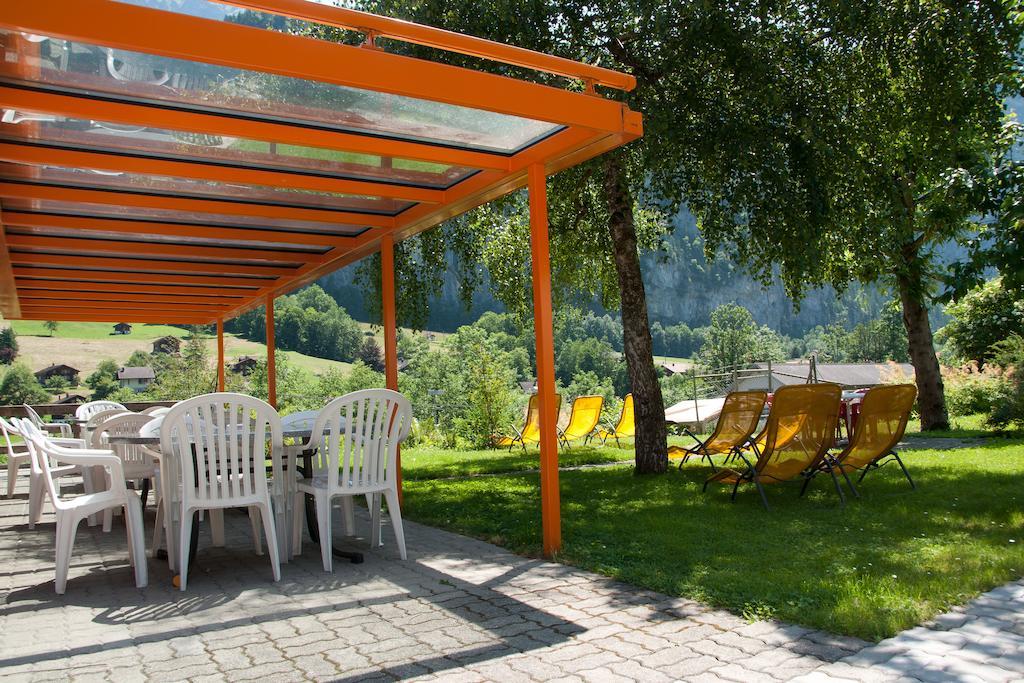 Valley Hostel Лаутербрунен Екстериор снимка